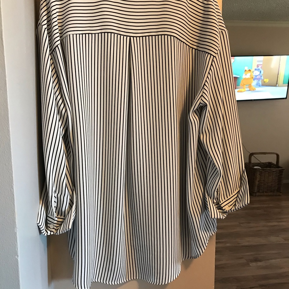 Blouse - Picture 2 of 3